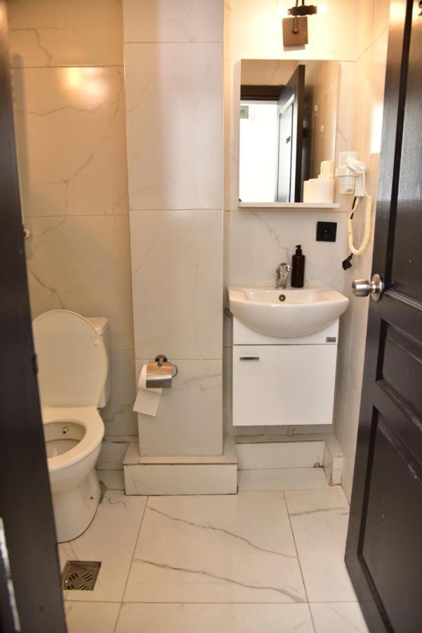 Mates Istiklal Suites Стамбул Экстерьер фото